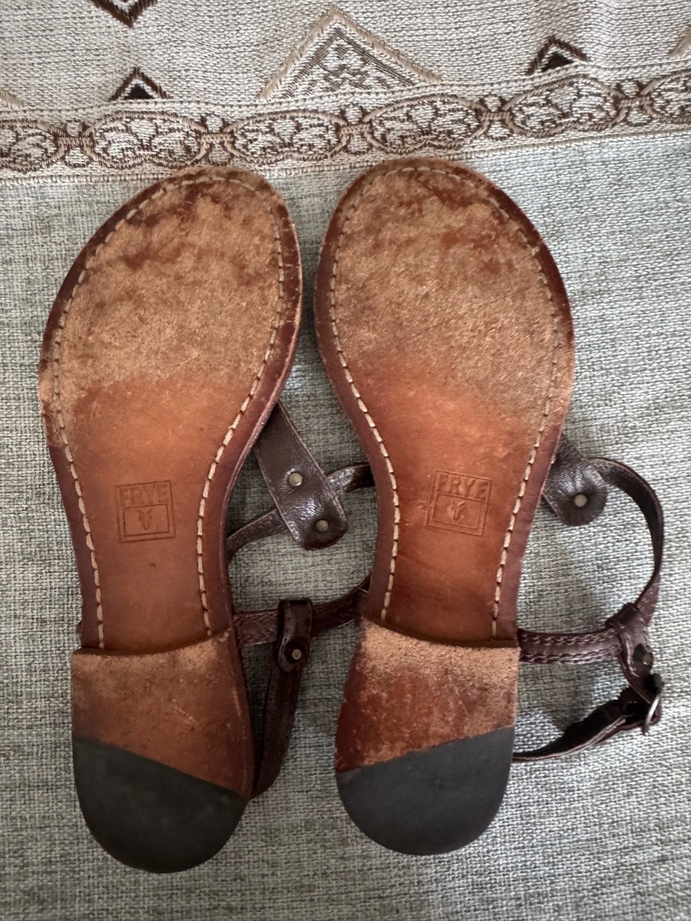 Frye Carson T-strap flat sandals - Picture 3 of 5